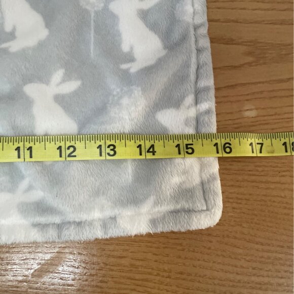 Blankets and Beyond Bunny Rabbit Lovey Grey White Security Blanket Plush 16 In. - Picture 6 of 6